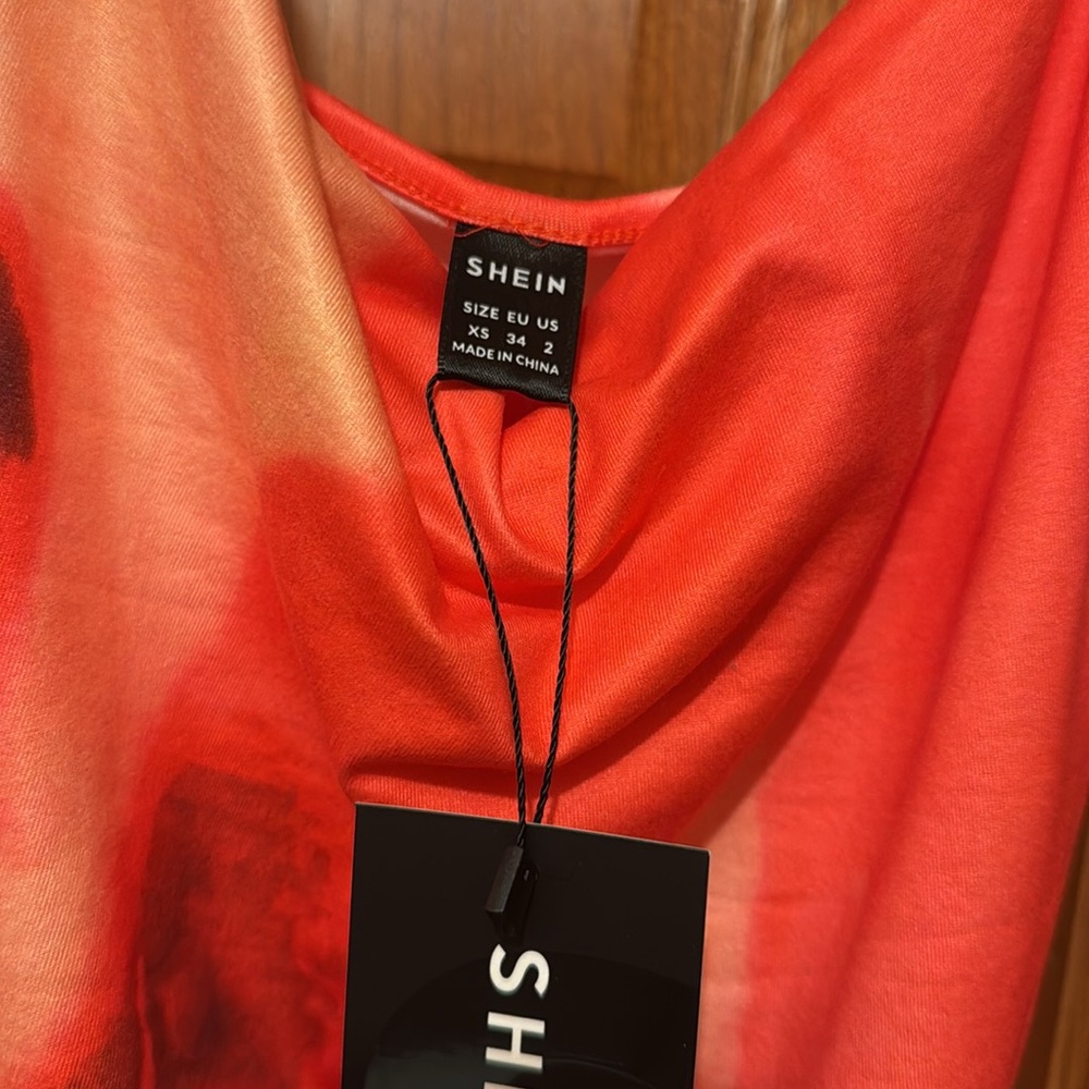 Dresses - Picture 7 of 7